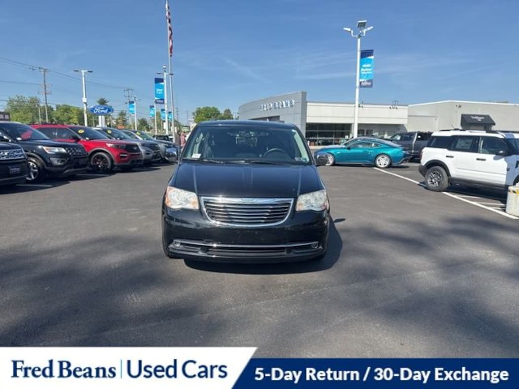 Used 2014 Chrysler Town & Country Touring-L Van
