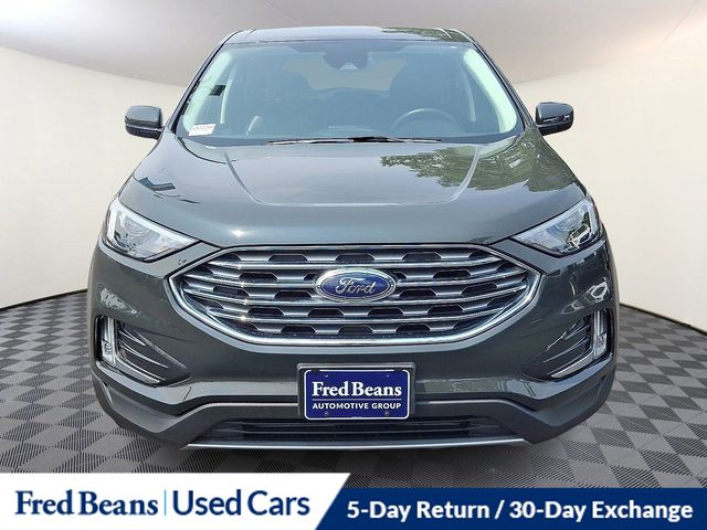 2022 Ford Edge SEL photo 2