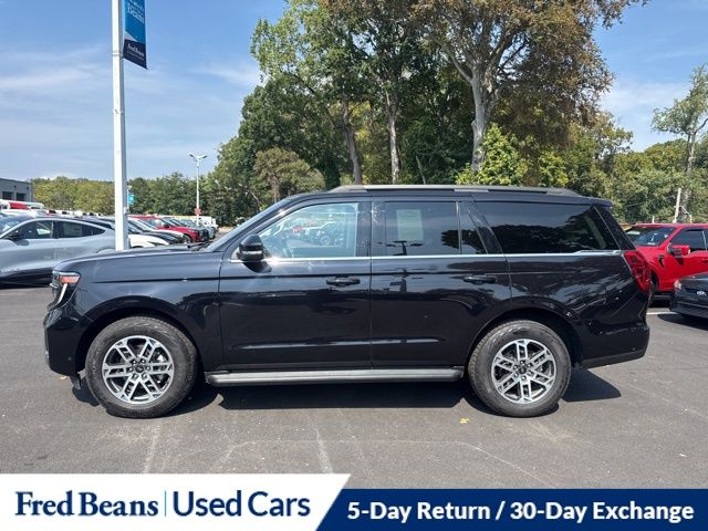 2025 Ford Expedition photo 4