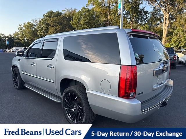 2011 Cadillac Escalade ESV Luxury photo 4