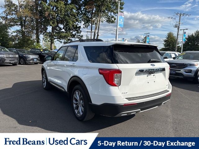 2022 Ford Explorer XLT photo 2