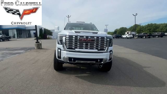 2026 GMC Sierra 2500HD Denali - Photo 3
