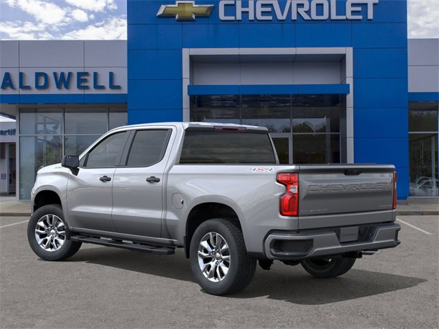 2025 Chevrolet Silverado 1500 Custom photo 2