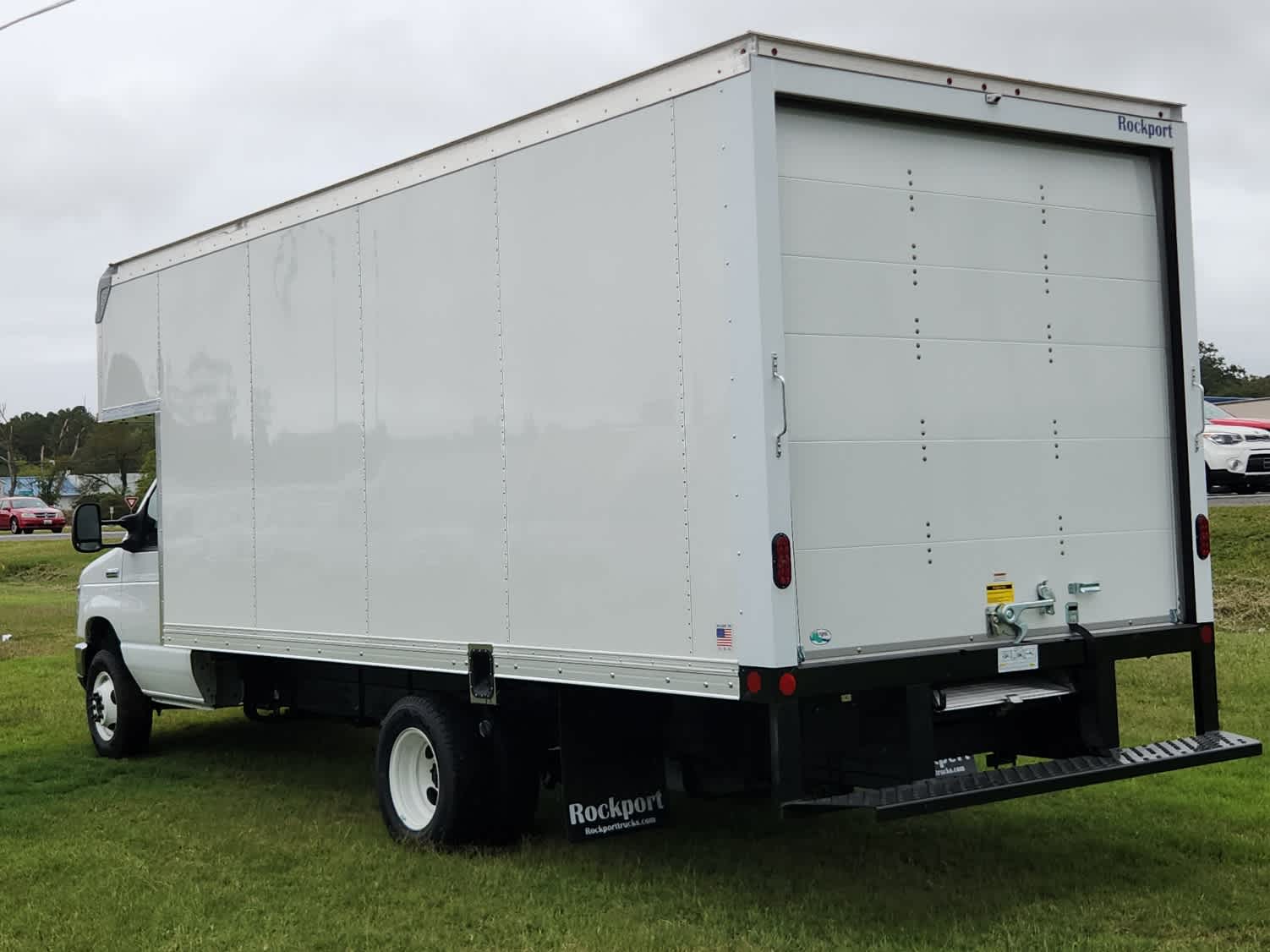 2025 Ford E-450 photo 4