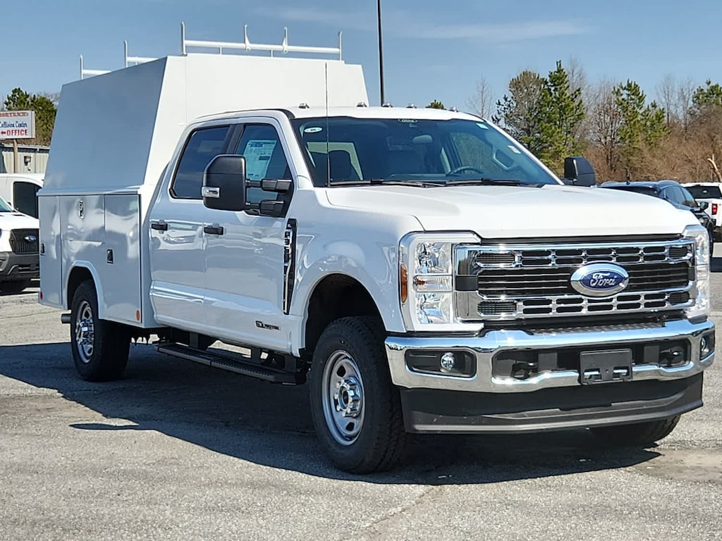 New 2024 Ford Super Duty F-350 SRW F-350 XL 4WD Crew Cab 179 WB 60 CA