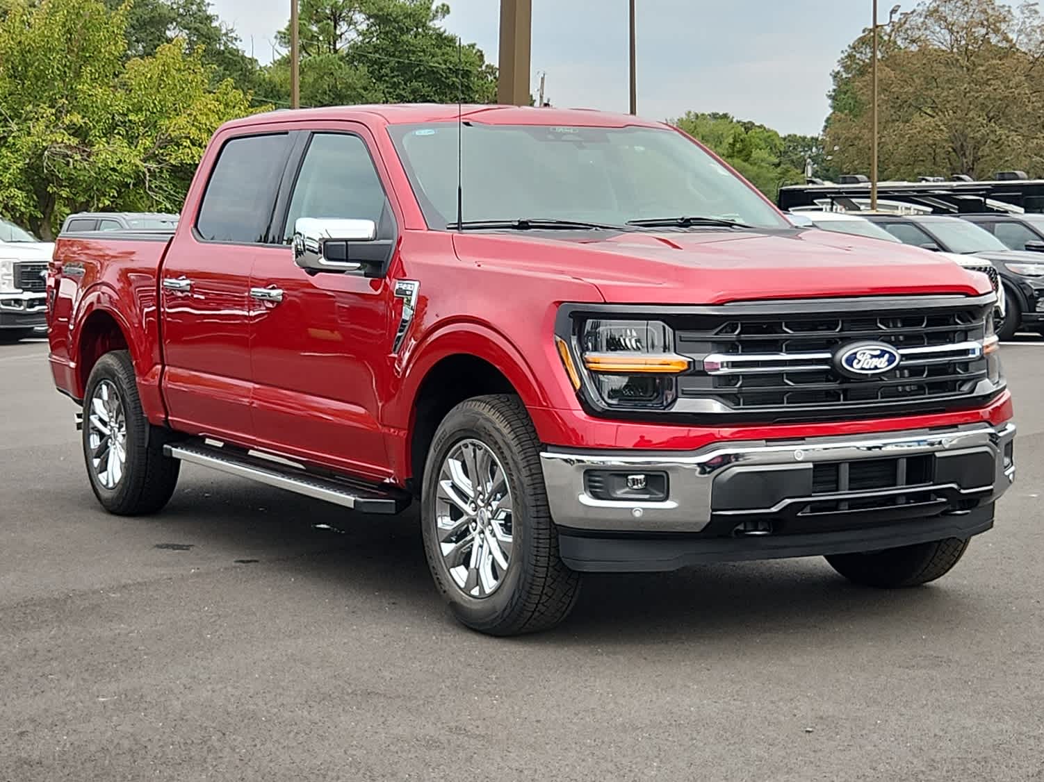 2025 Ford F-150 XLT photo 2