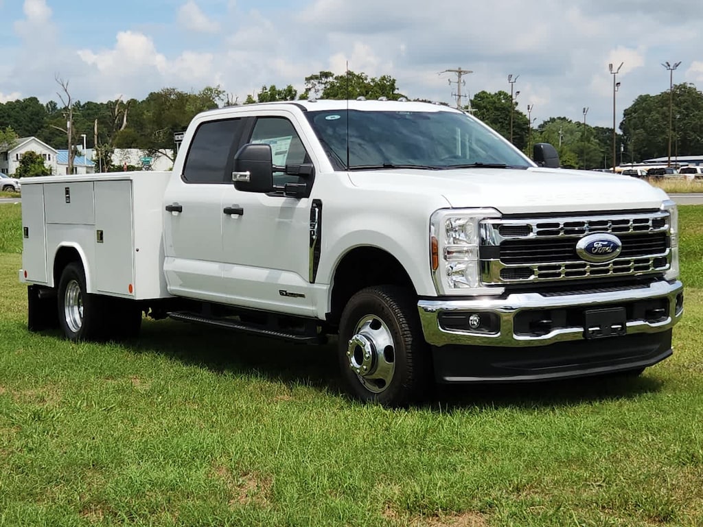 New 2025 Ford Super Duty F-350 DRW F-350 XL 4WD Crew Cab 179 WB 60 CA