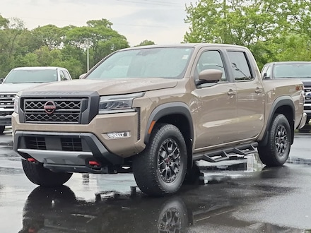 2023 Nissan Frontier PRO-4X Crew Cab 4x4 Auto Truck Crew Cab