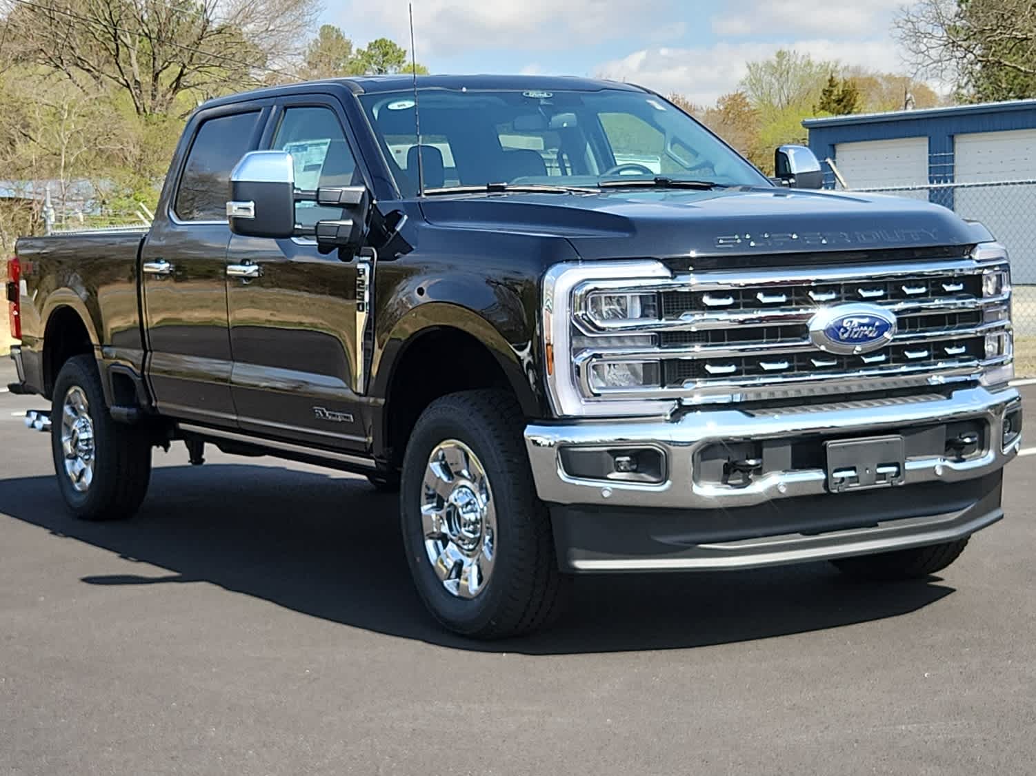 2025 Ford F-250 Lariat photo 2