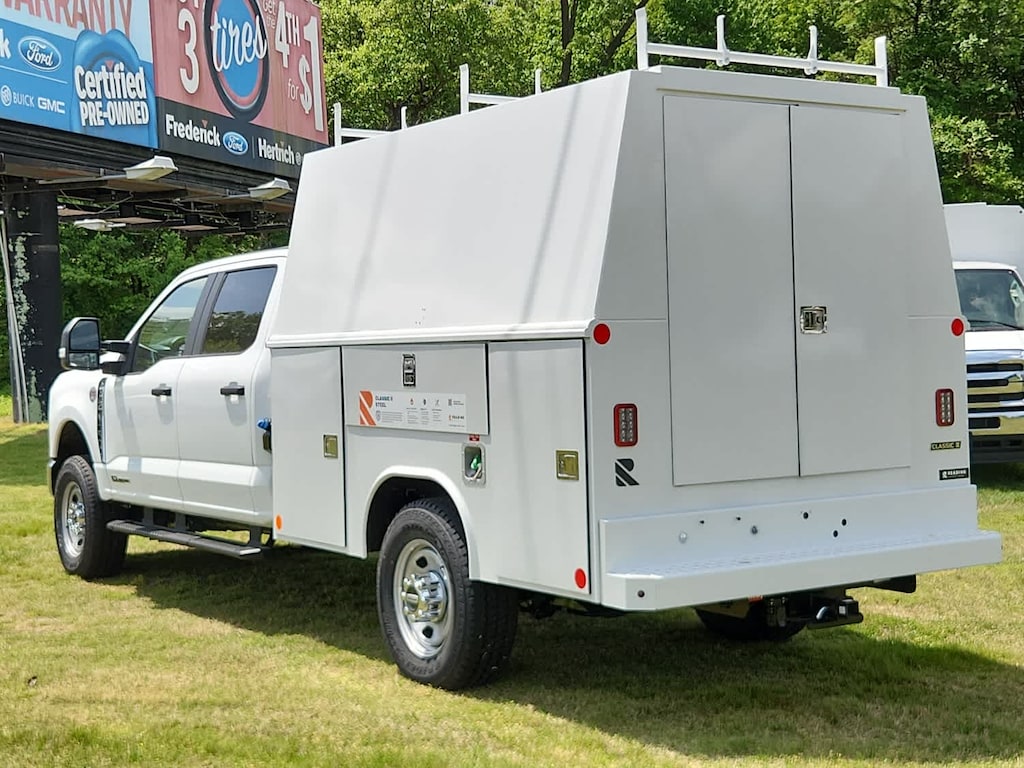 New 2024 Ford Super Duty F-350 SRW F-350 XL 4WD Crew Cab 179 WB 60 CA
