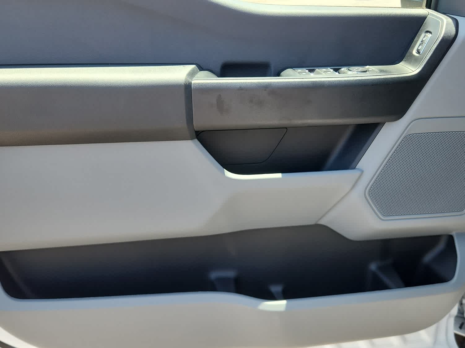 2025 Ford F-350 Super Duty Chassis Cab XL - Photo 9