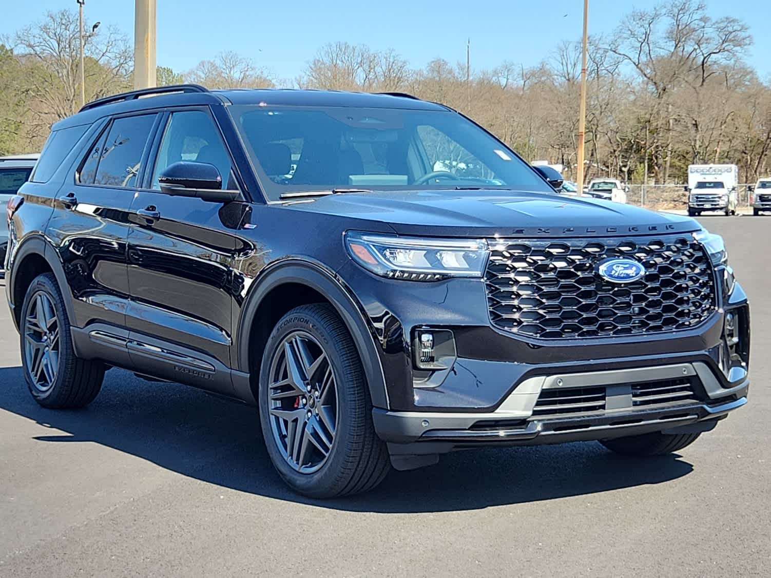 2025 Ford Explorer ST-Line photo 2