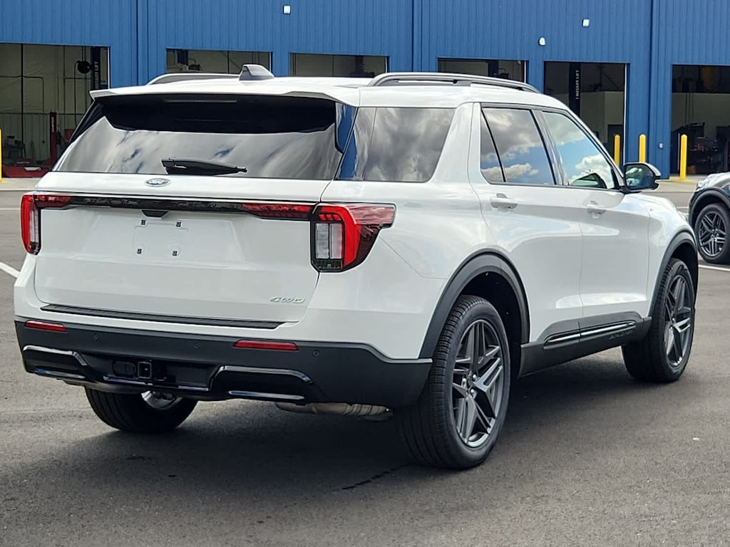New 2025 Ford Explorer ST-Line 4WD