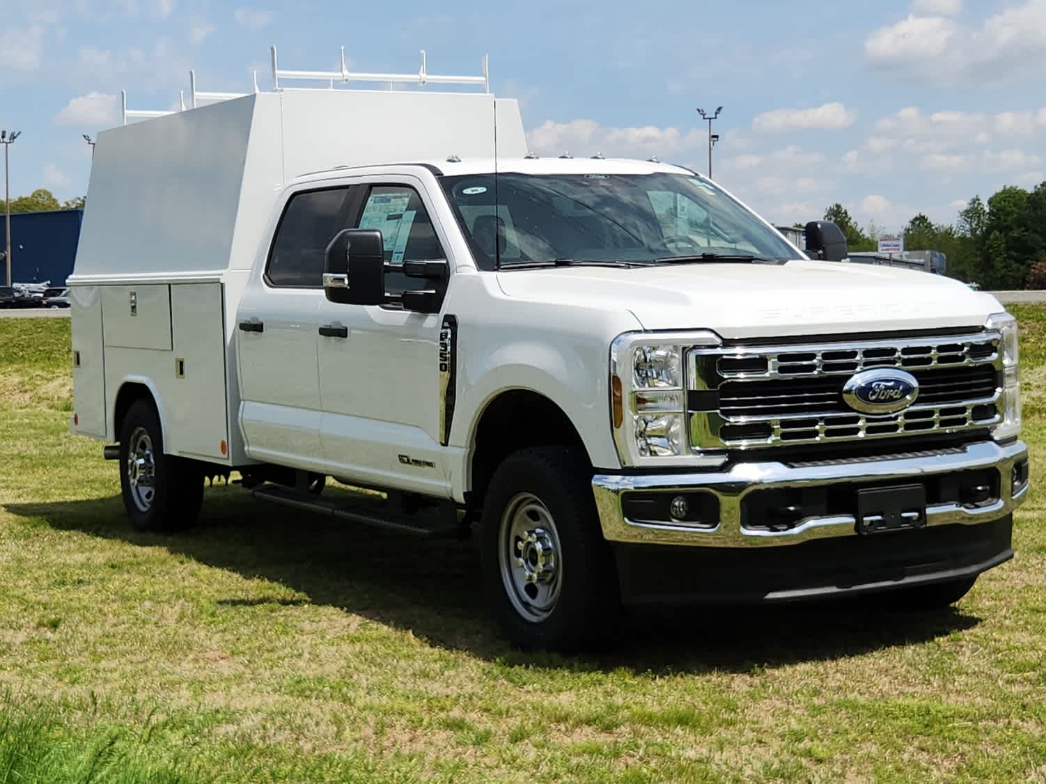 2024 Ford F-350 XL photo 2