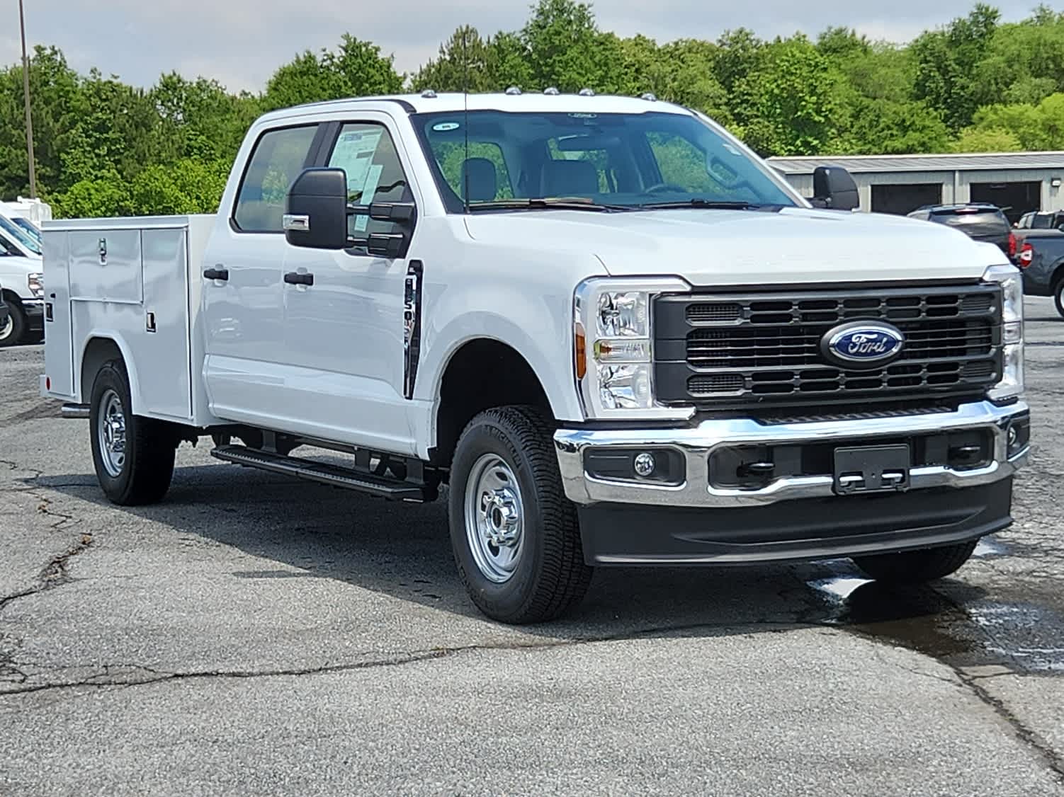 2025 Ford F-250 XL photo 2