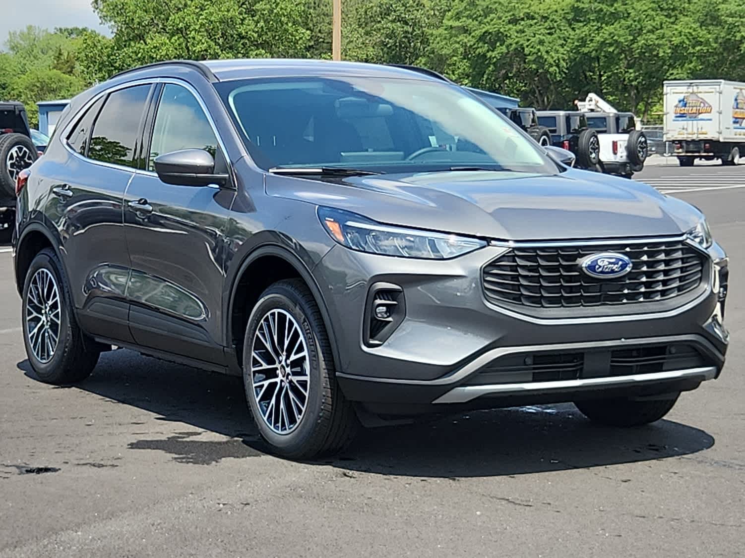 2025 Ford Escape Plug-In Hybrid photo 2