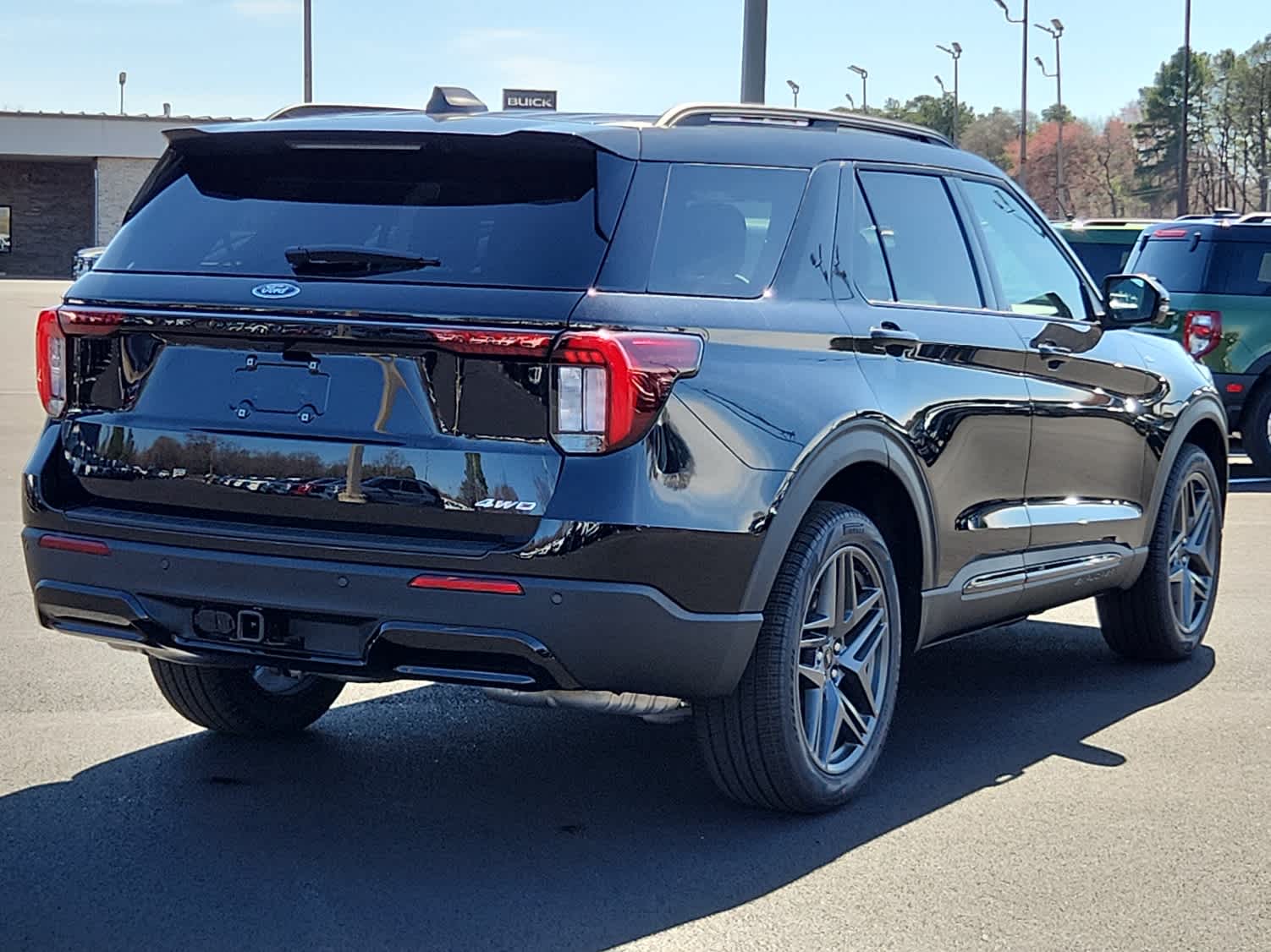 2025 Ford Explorer ST-Line photo 3