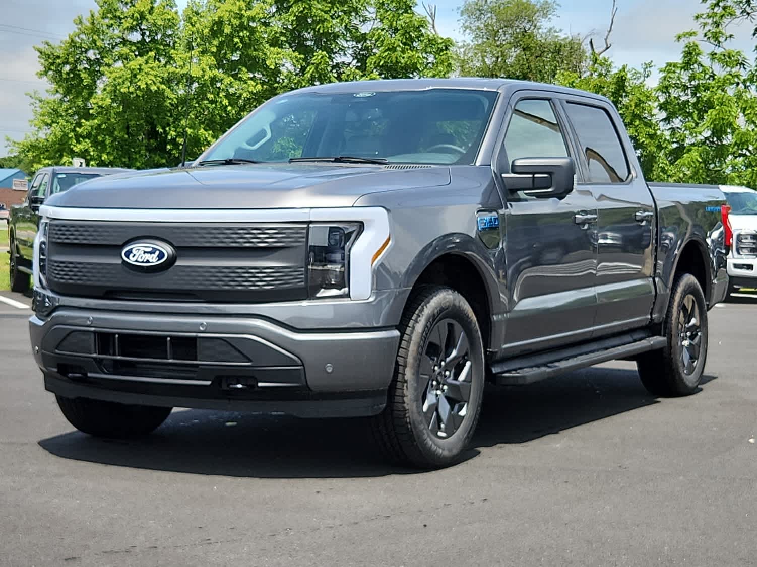 2025 Ford F-150 Lightning Flash's photo