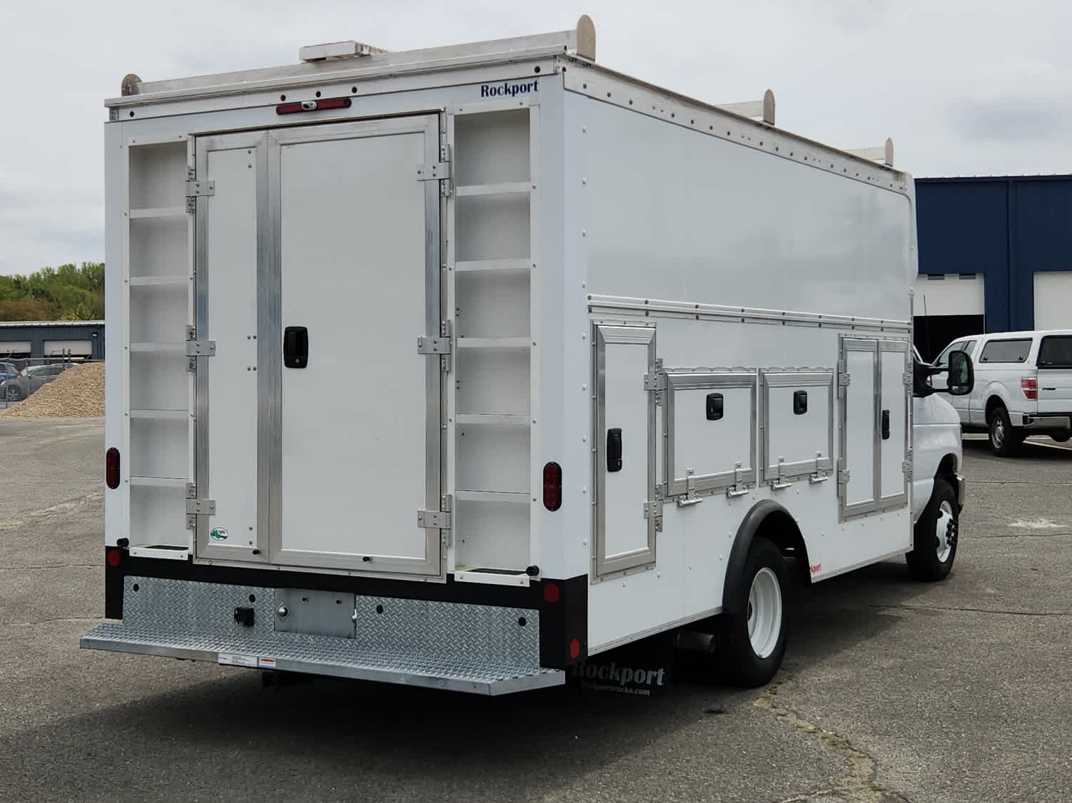 2025 Ford E-450 photo 3