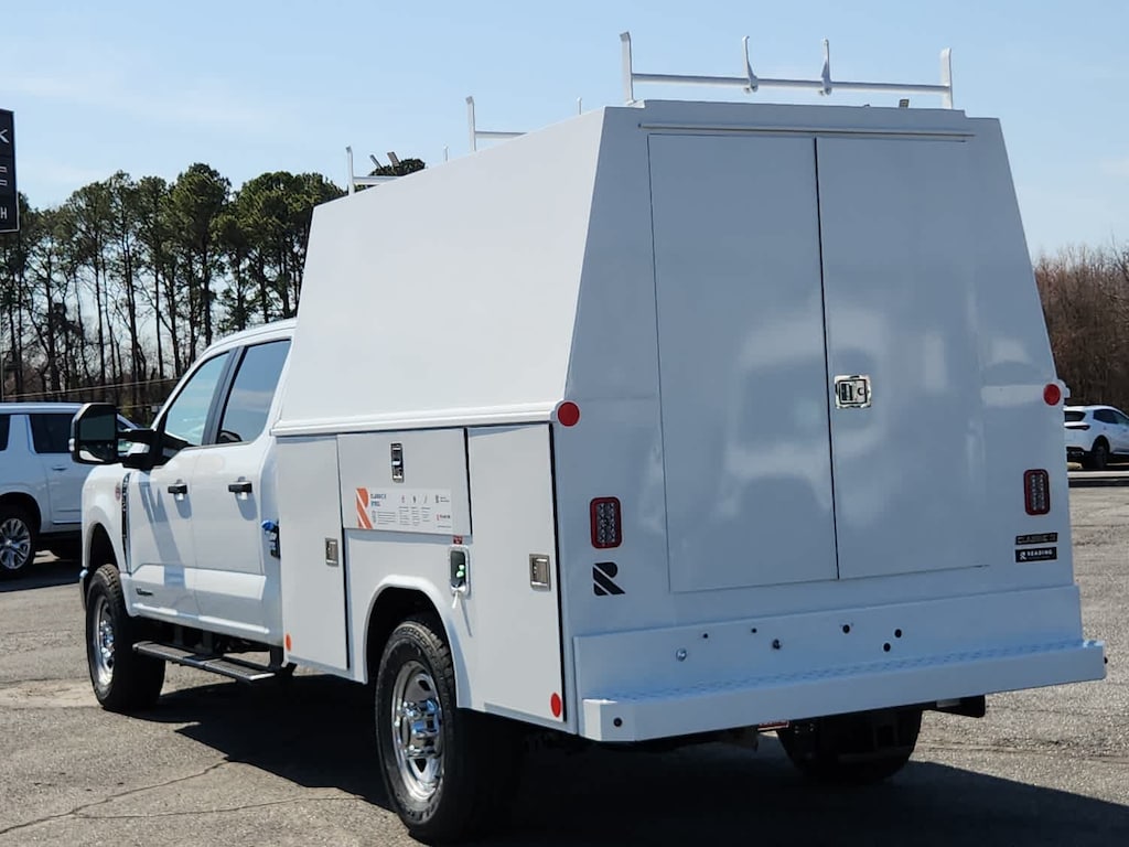 New 2024 Ford Super Duty F-350 SRW F-350 XL 4WD Crew Cab 179 WB 60 CA