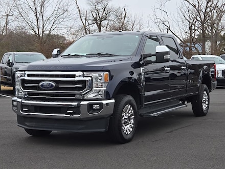 2022 Ford Super Duty F-250 SRW Lariat 4WD Crew Cab 8 Box Truck Crew Cab
