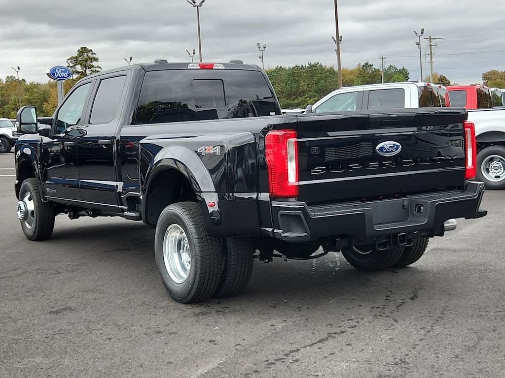 New 2026 Ford Super Duty F-350 DRW F-350 XL 4WD Crew Cab 8 Box
