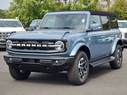 2025 Ford Bronco Outer Banks&reg; 4x4