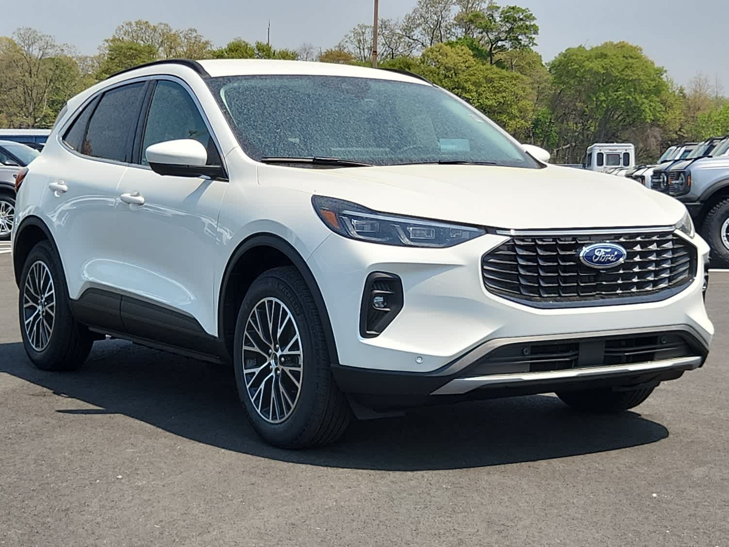 2025 Ford Escape Plug-In Hybrid Premium photo 2