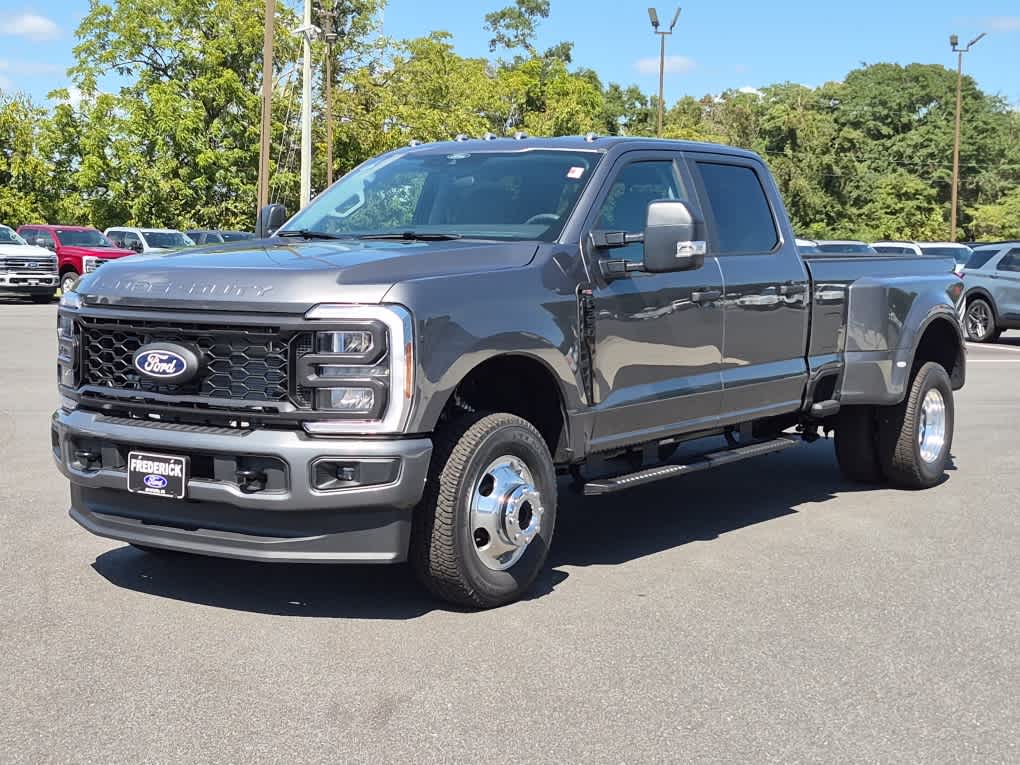 2027 Ford Super Duty F-350 DRW Pickup