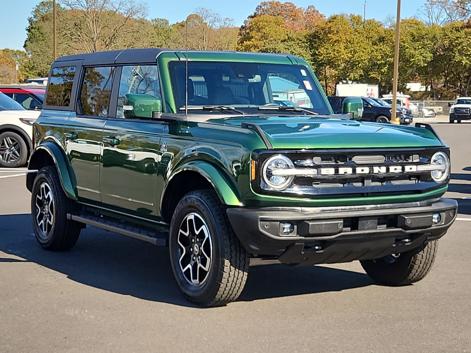 2024 Ford Bronco Outer Banks photo 2