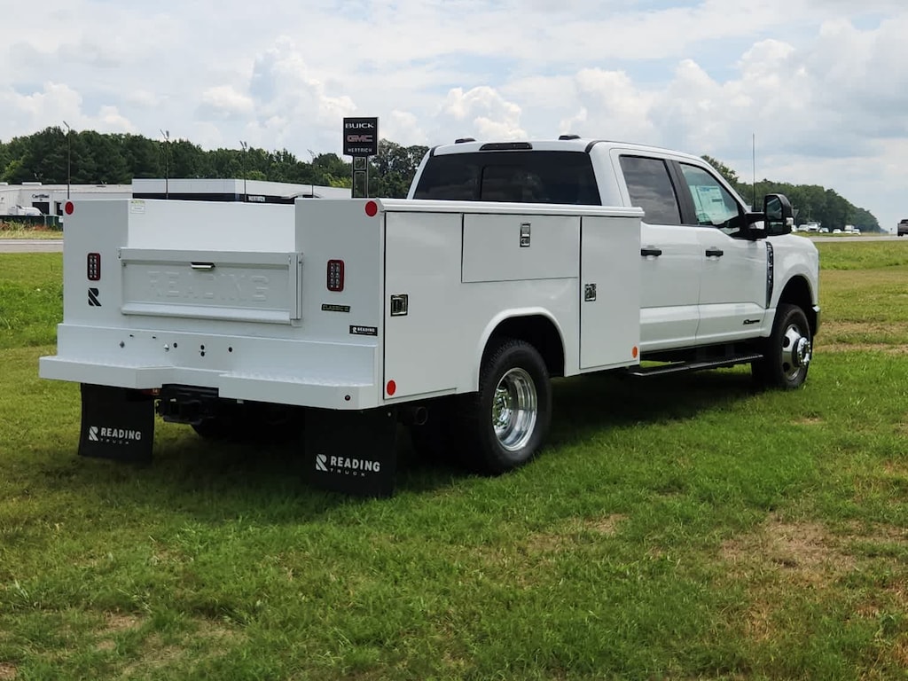 New 2025 Ford Super Duty F-350 DRW F-350 XL 4WD Crew Cab 179 WB 60 CA