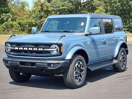 2025 Ford Bronco Outer Banks&reg; 4x4