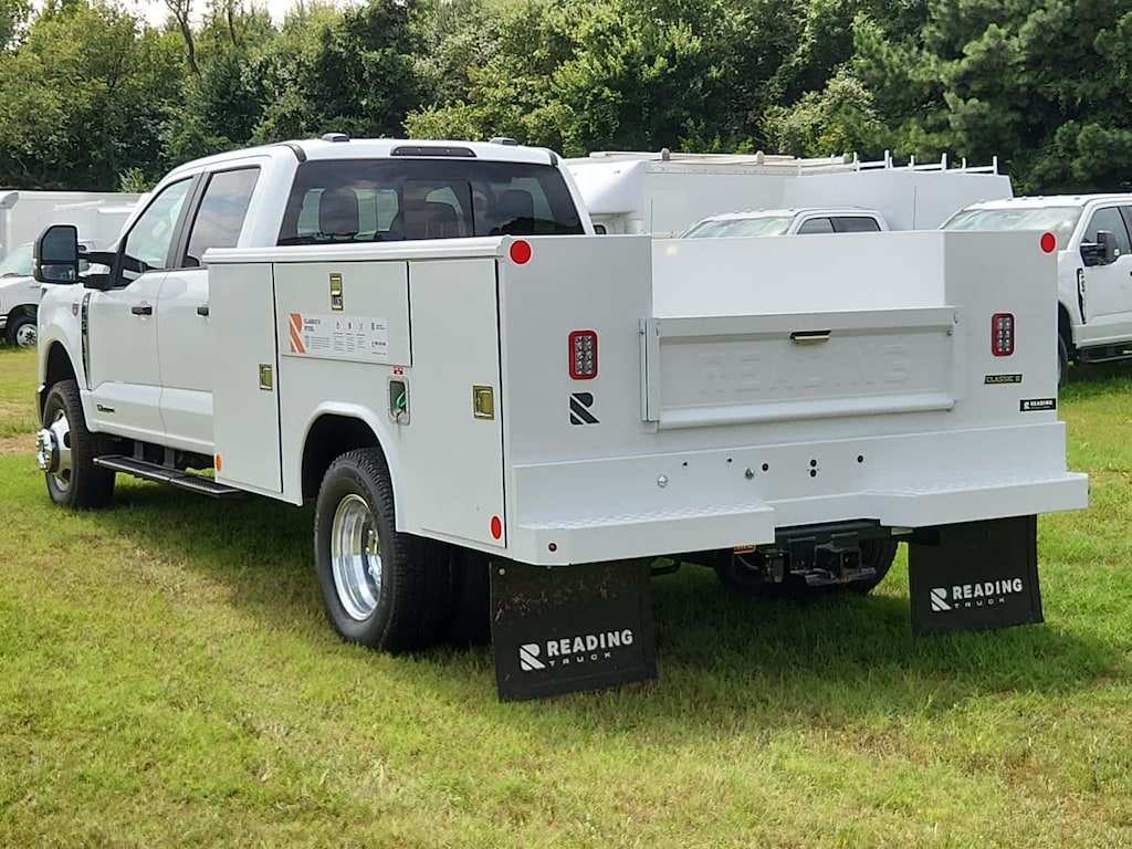 New 2025 Ford Super Duty F-350 DRW F-350 XL 4WD Crew Cab 179 WB 60 CA