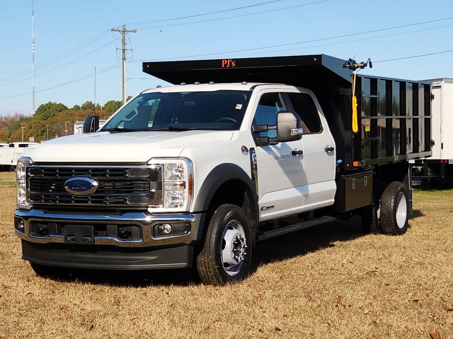 2025 Ford F-550 Super Duty Chassis Cab XL's photo