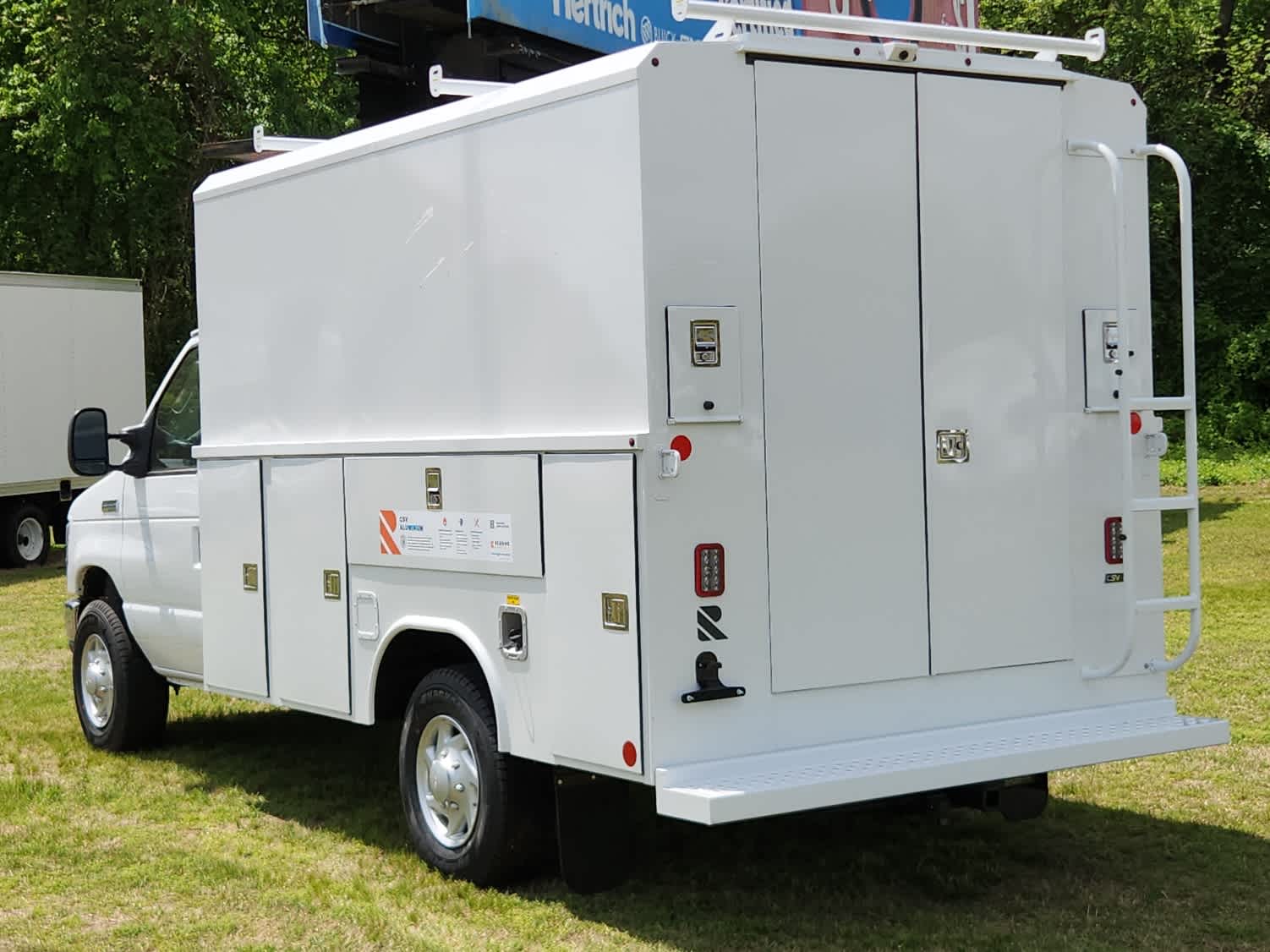 2026 Ford E-350 Base photo 4