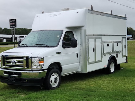 2025 Ford E-Series Cutaway E-450 DRW