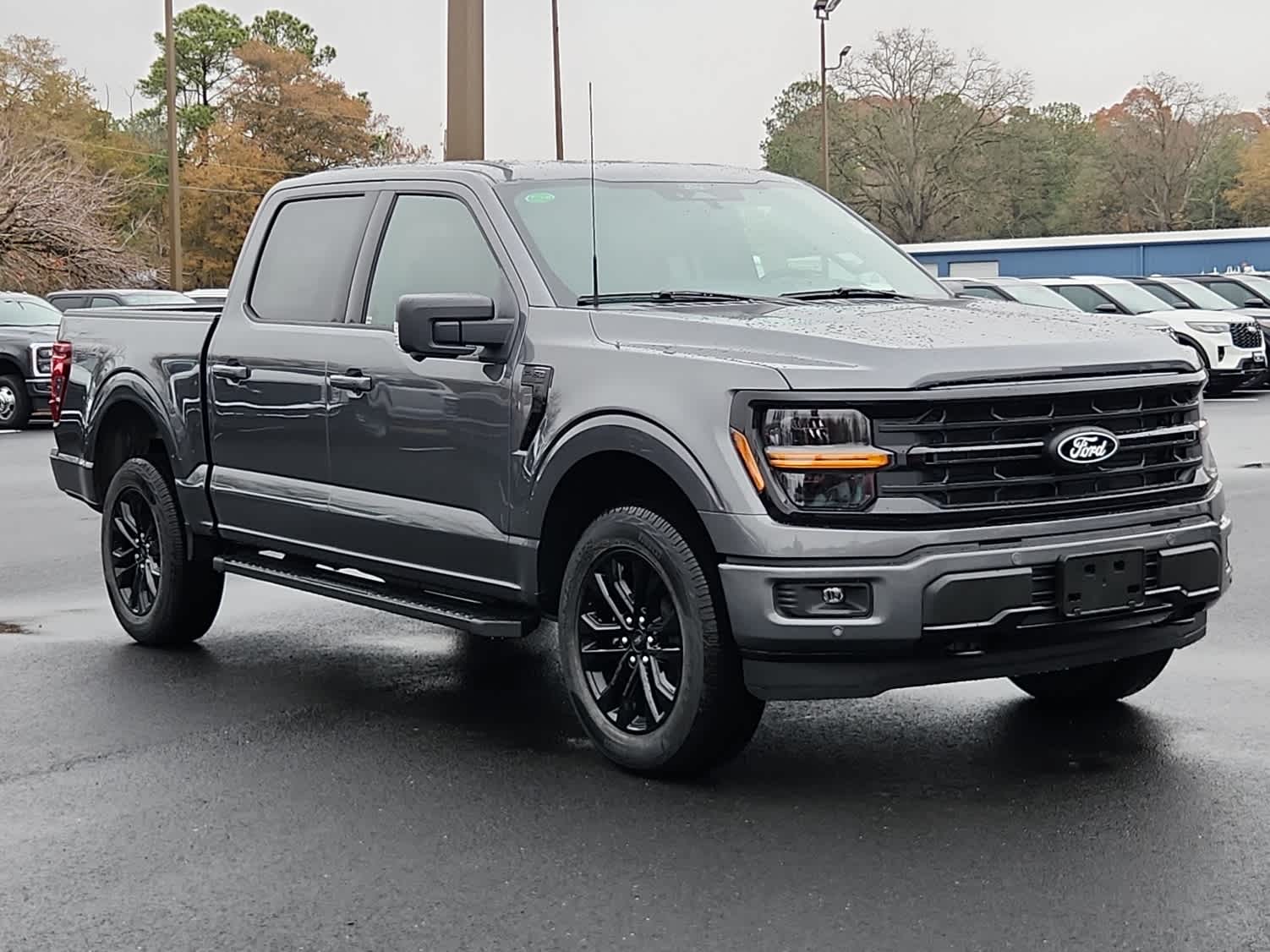 2025 Ford F-150 XLT photo 2