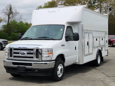 2025 Ford E-Series Cutaway E-450 DRW E-450 DRW 158 WB