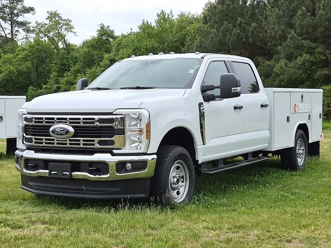 2026 Ford Super Duty F-350 SRW Chassis Cab F-350&reg; XL 4WD Crew Cab 179 WB 60 CA