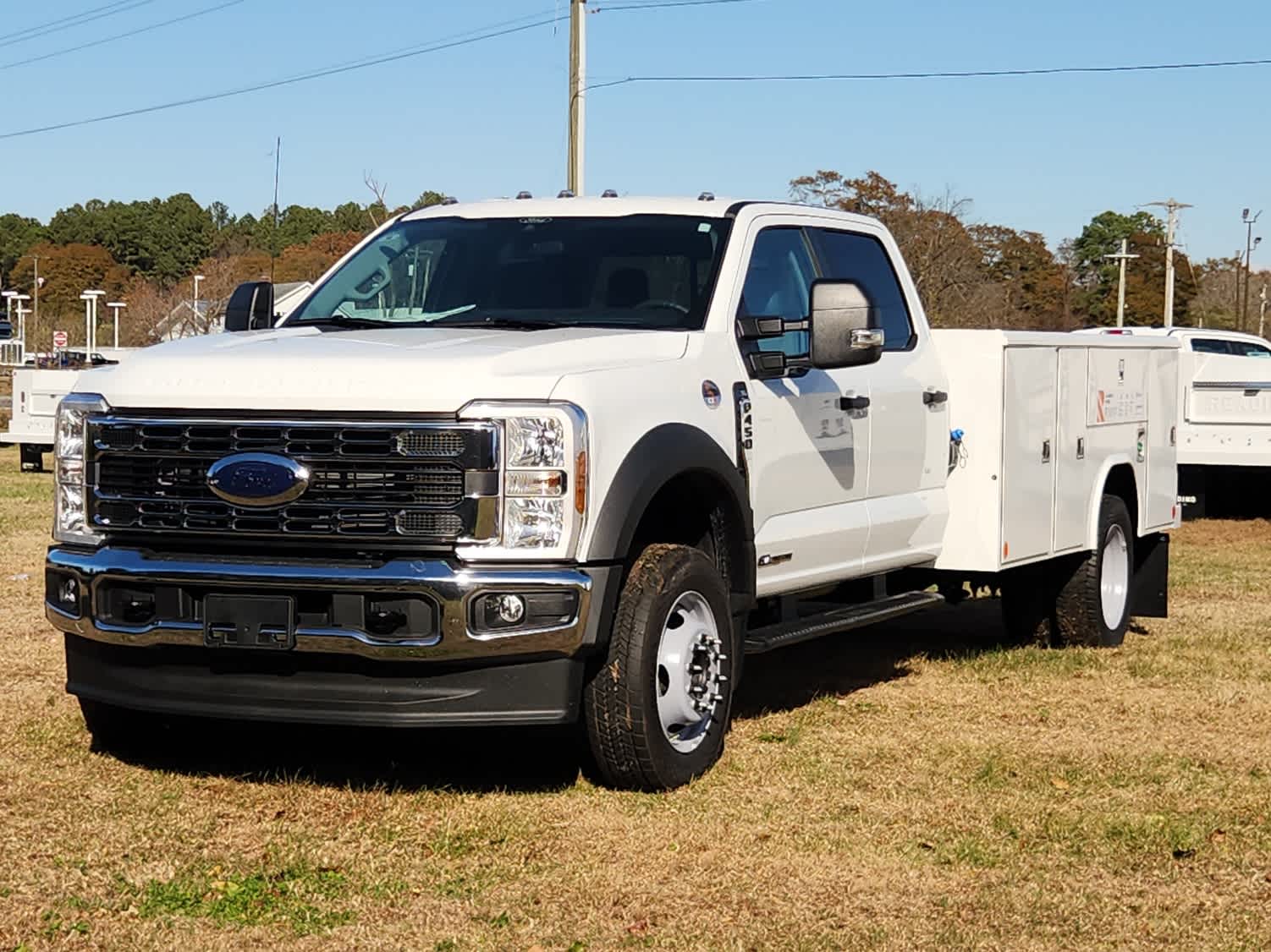 2025 Ford F-450 Super Duty Chassis Cab XL's photo