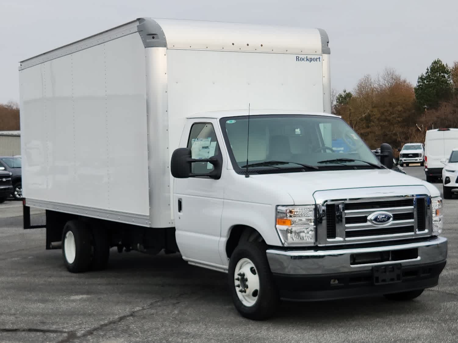 2025 Ford E-350 photo 2