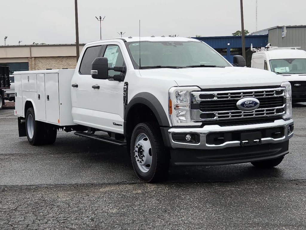 2025 Ford F-450 XL photo 2