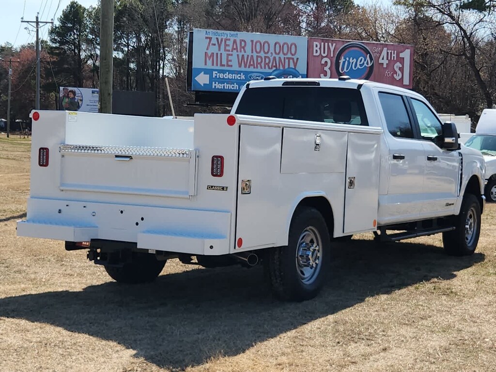 New 2024 Ford Super Duty F-350 SRW F-350 XL 4WD Crew Cab 179 WB 60 CA