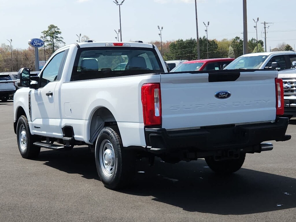 2025 Ford F-250 XL photo 4