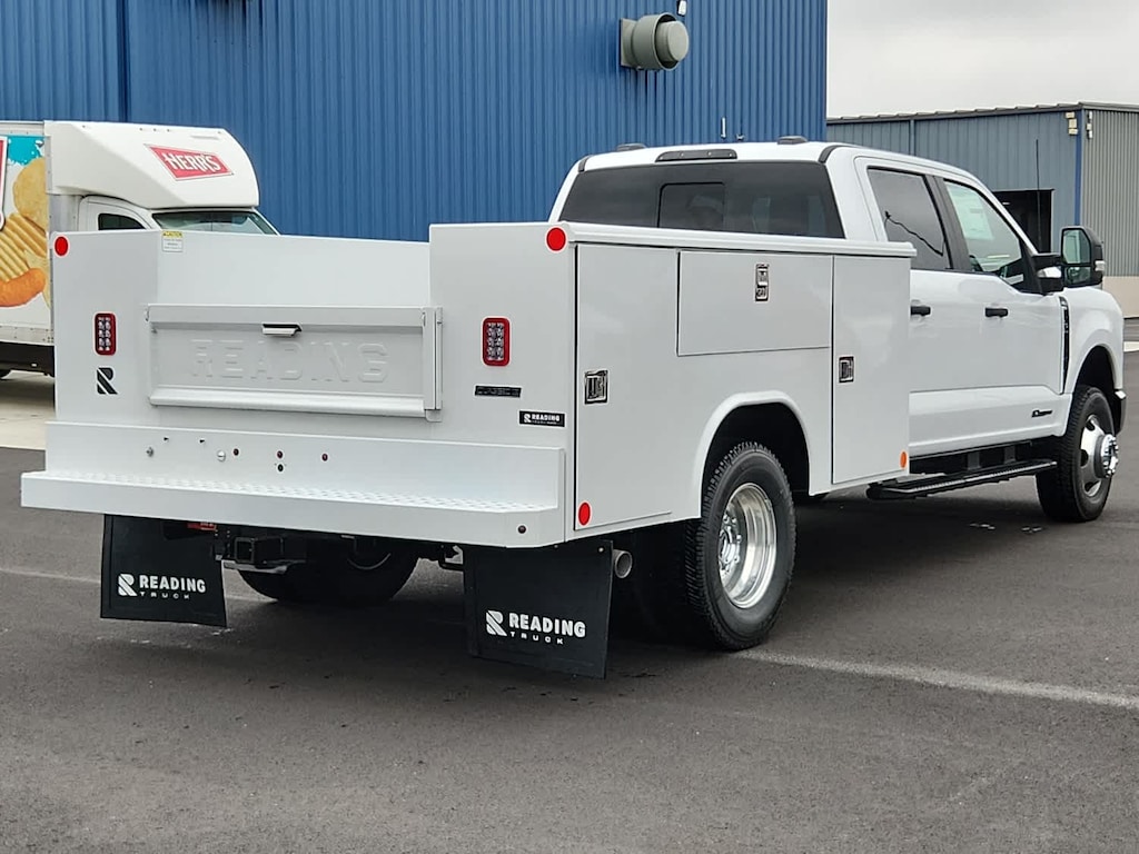 New 2025 Ford Super Duty F-350 DRW F-350 XL 4WD Crew Cab 179 WB 60 CA