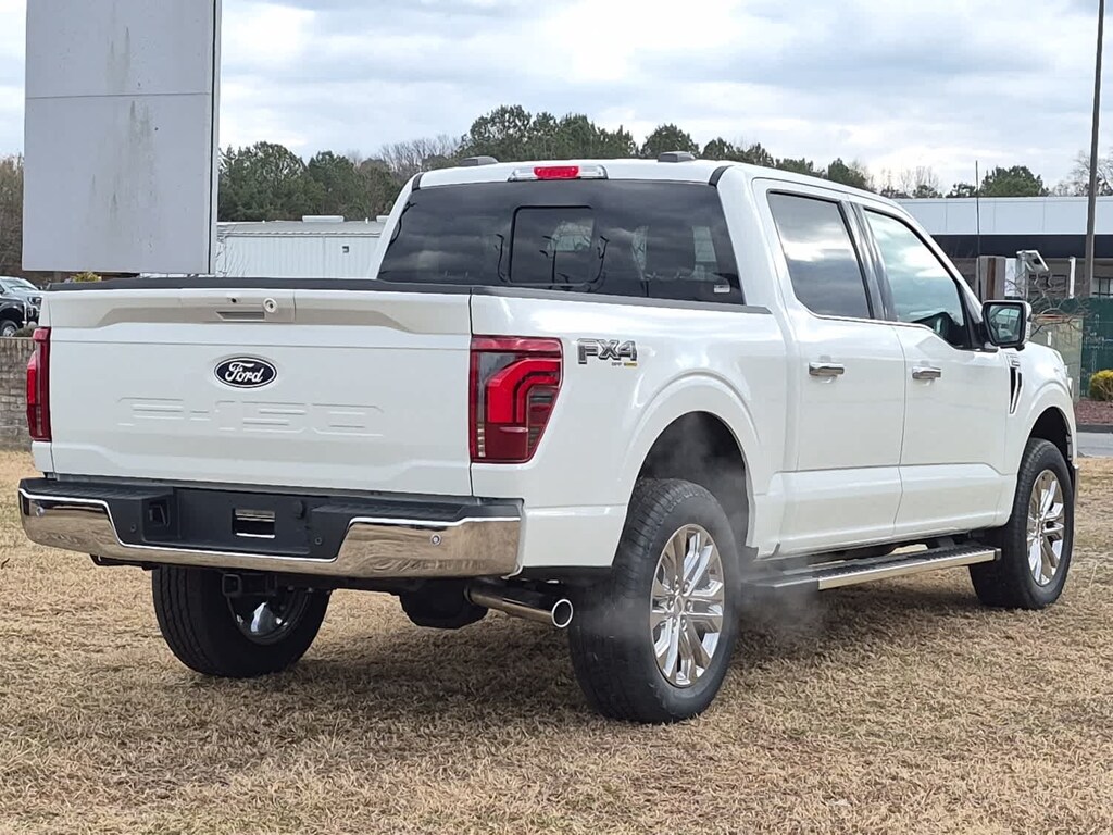 2025 Ford F-150 Lariat photo 3