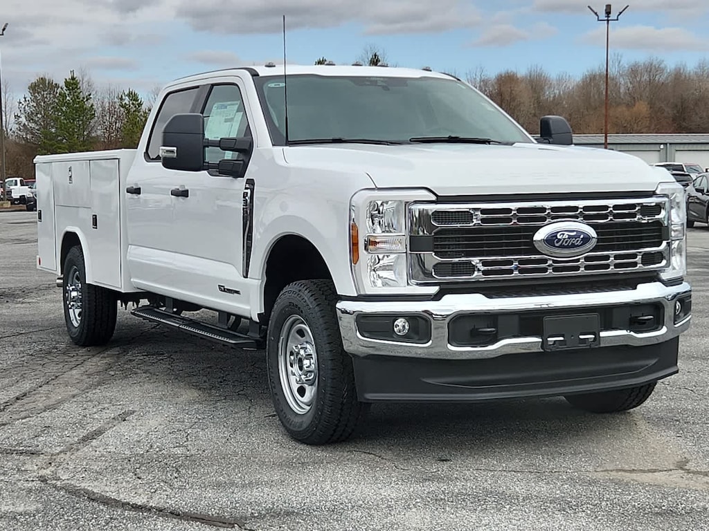 New 2024 Ford Super Duty F-350 SRW F-350 XL 4WD Crew Cab 179 WB 60 CA