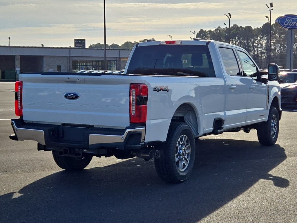 2026 Ford F-250 Lariat photo 3
