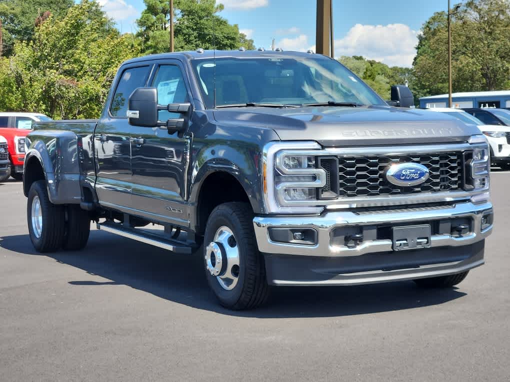 2026 Ford F-350 XLT photo 2