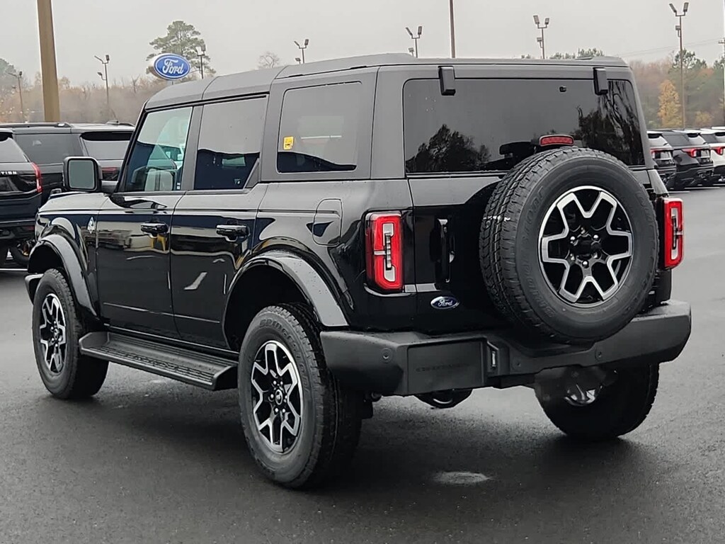 New 2025 Ford Bronco Outer Banks 4x4
